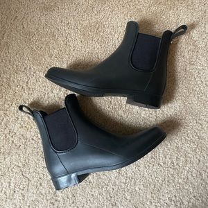 Sam Edelman Black Chelsea Rain Boots Size 6